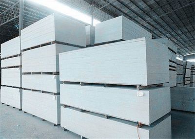 鉛玻璃在醫(yī)療輻射防護(hù)中的關(guān)鍵作用與選購(gòu)指南